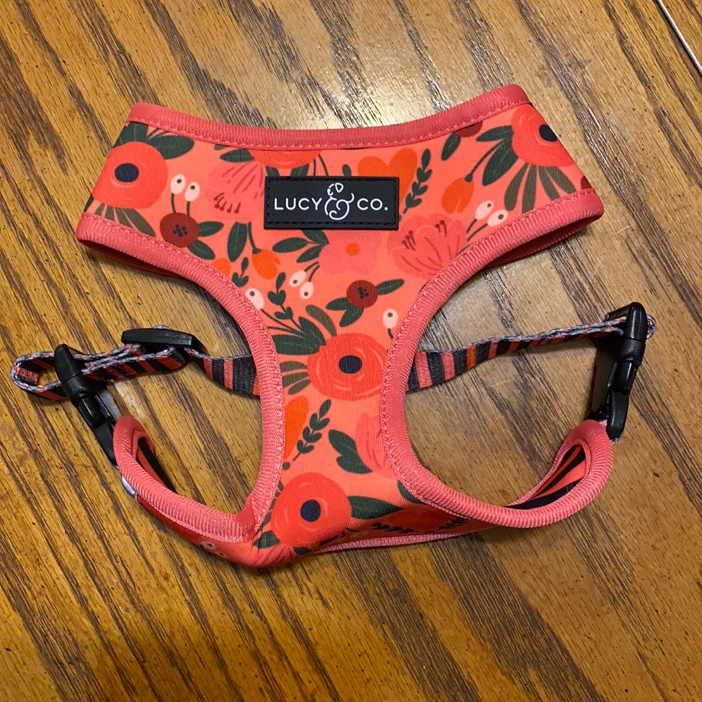 Lucy & Co reversible Small harness. Posey Pink
